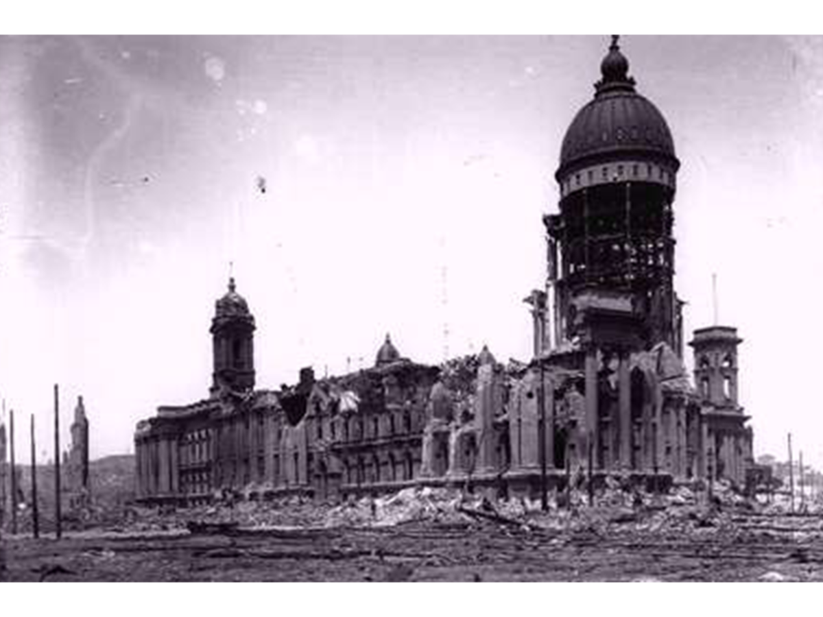 San Francisco City Hall after the 1906 earthquake.